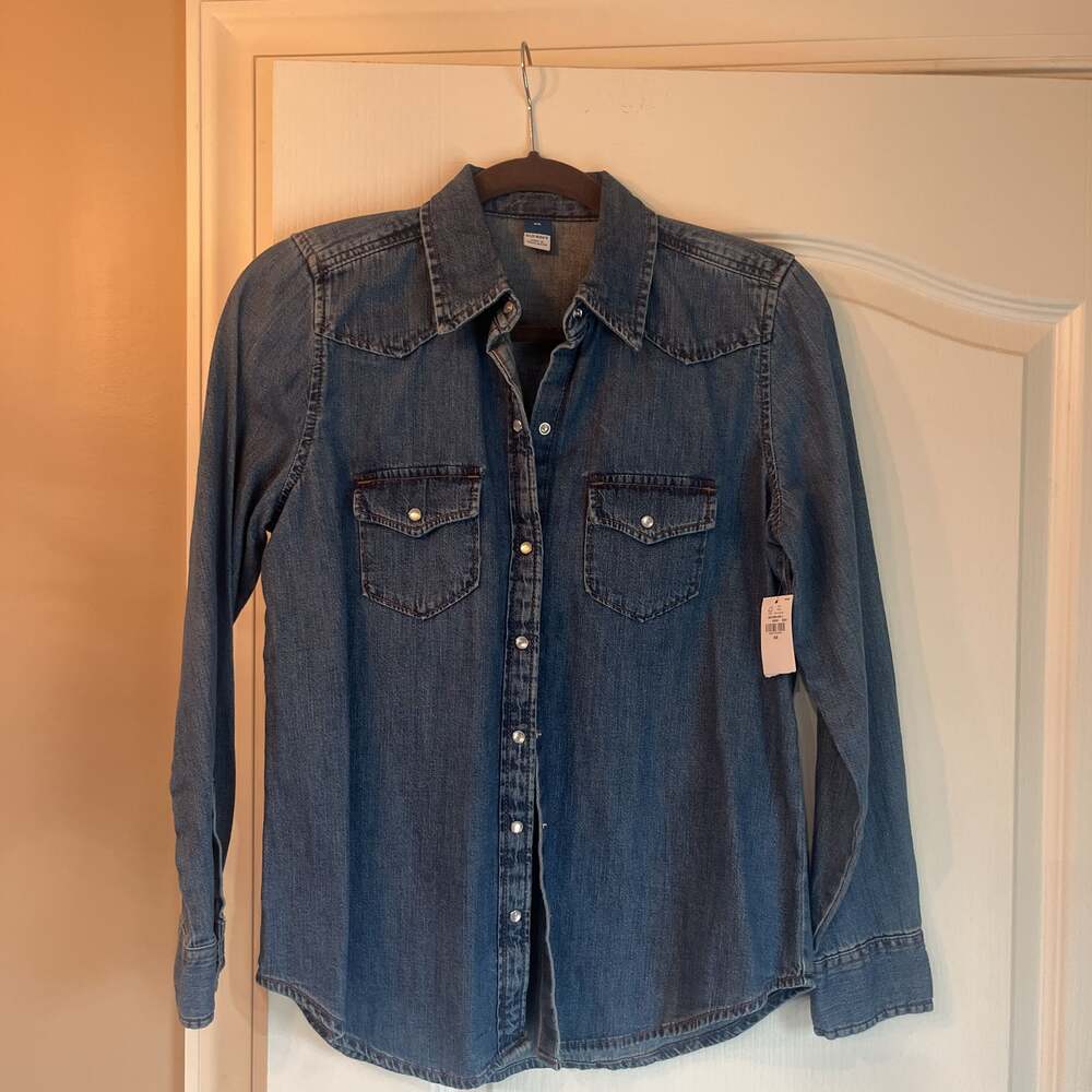 NWT Old Navy Shirt Women’s Size XS Long Sleeve Denim Pearl Snap Pockets Western